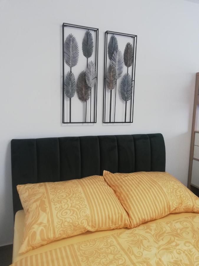 Mymara No3 Apartment Besenova